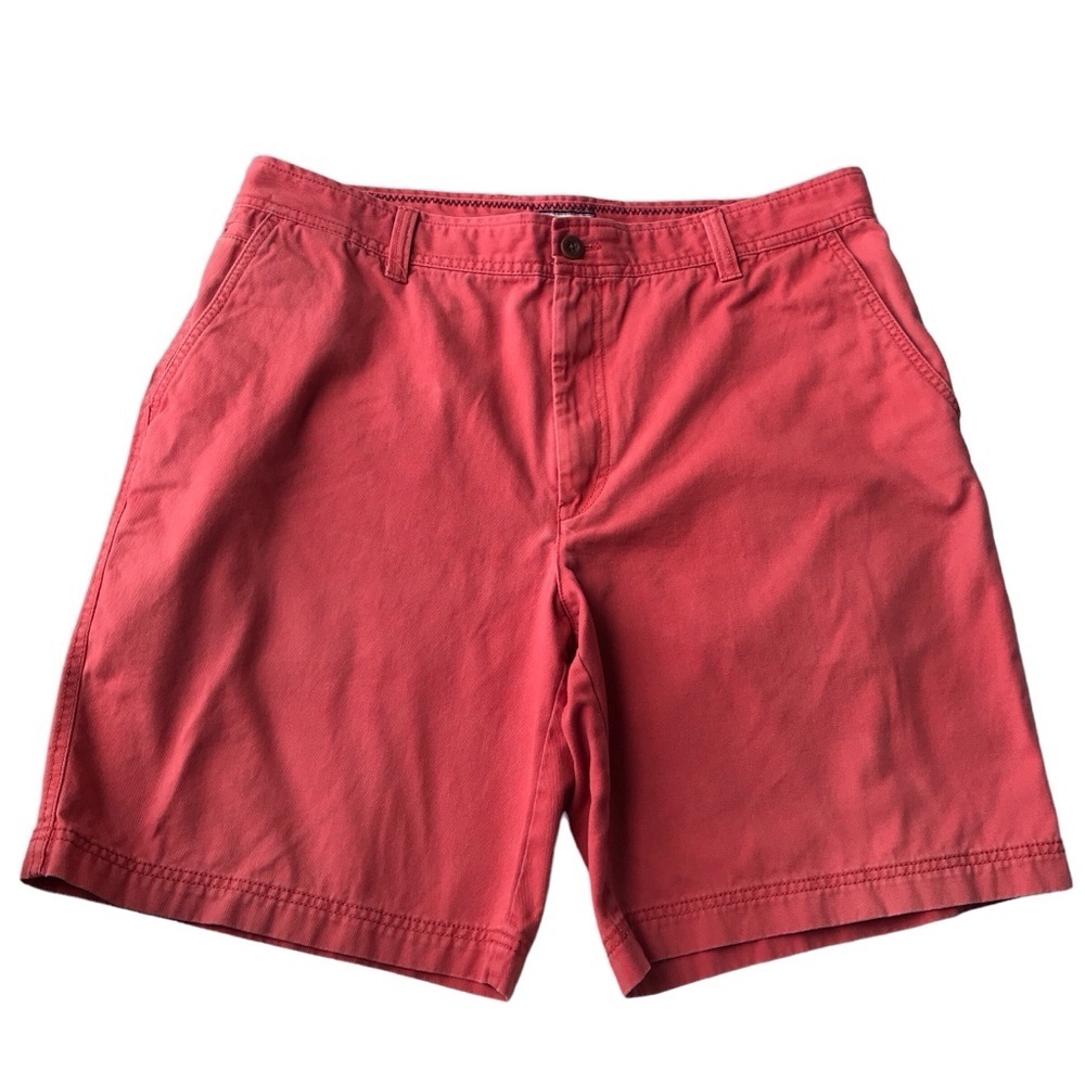 IZOD‎ size 38 100% cotton men’s shorts in a Rusty red color